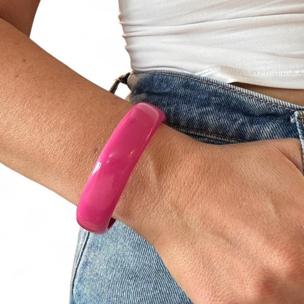SOLID VINTAGE HOT PINK STACKING BANGLE‎